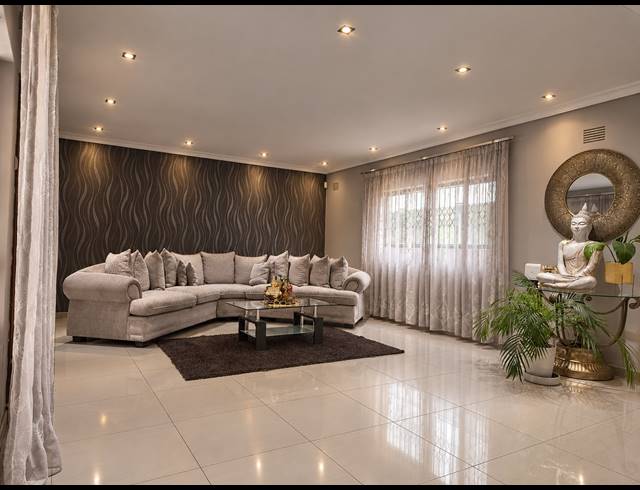5 BEDROOM TOWNHOUSE FOR SALE IN MUSGRAVE